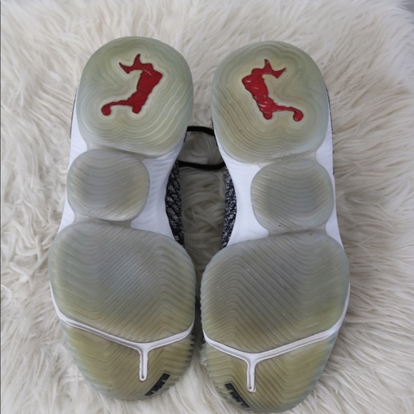 Nike Lebron 16s “Oreos” (Size 8 1/2US) - Picture 9 of 16